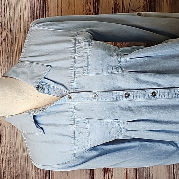 NEW STYLE & CO DENIM BLUE LONG ROLL TAB SLEEVE BUTTON-UP SHIRT - Picture 2 of 13